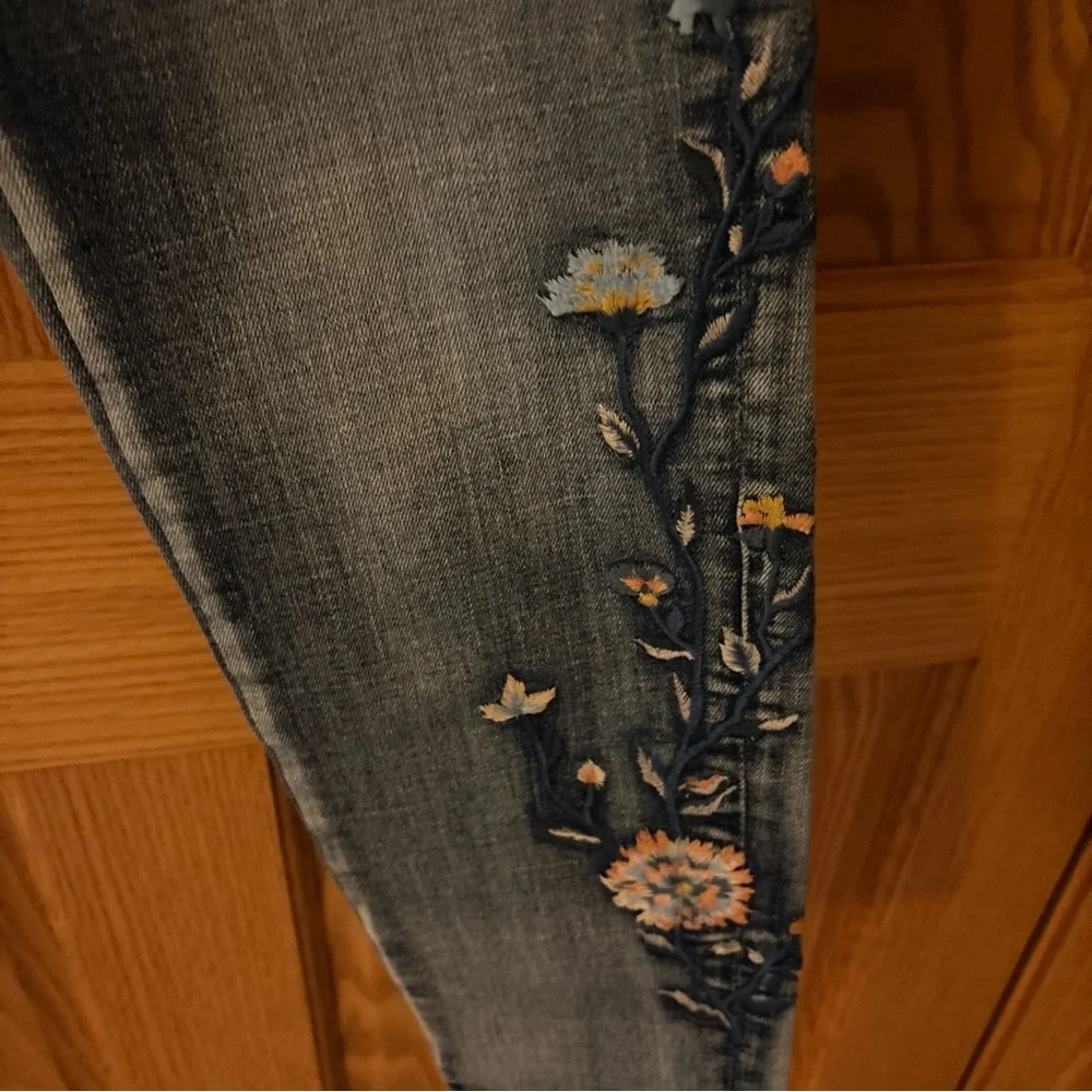 DRIFTWOOD Jackie High Rise Blue Floral Embroidered Skinny Jeans - Picture 3 of 8